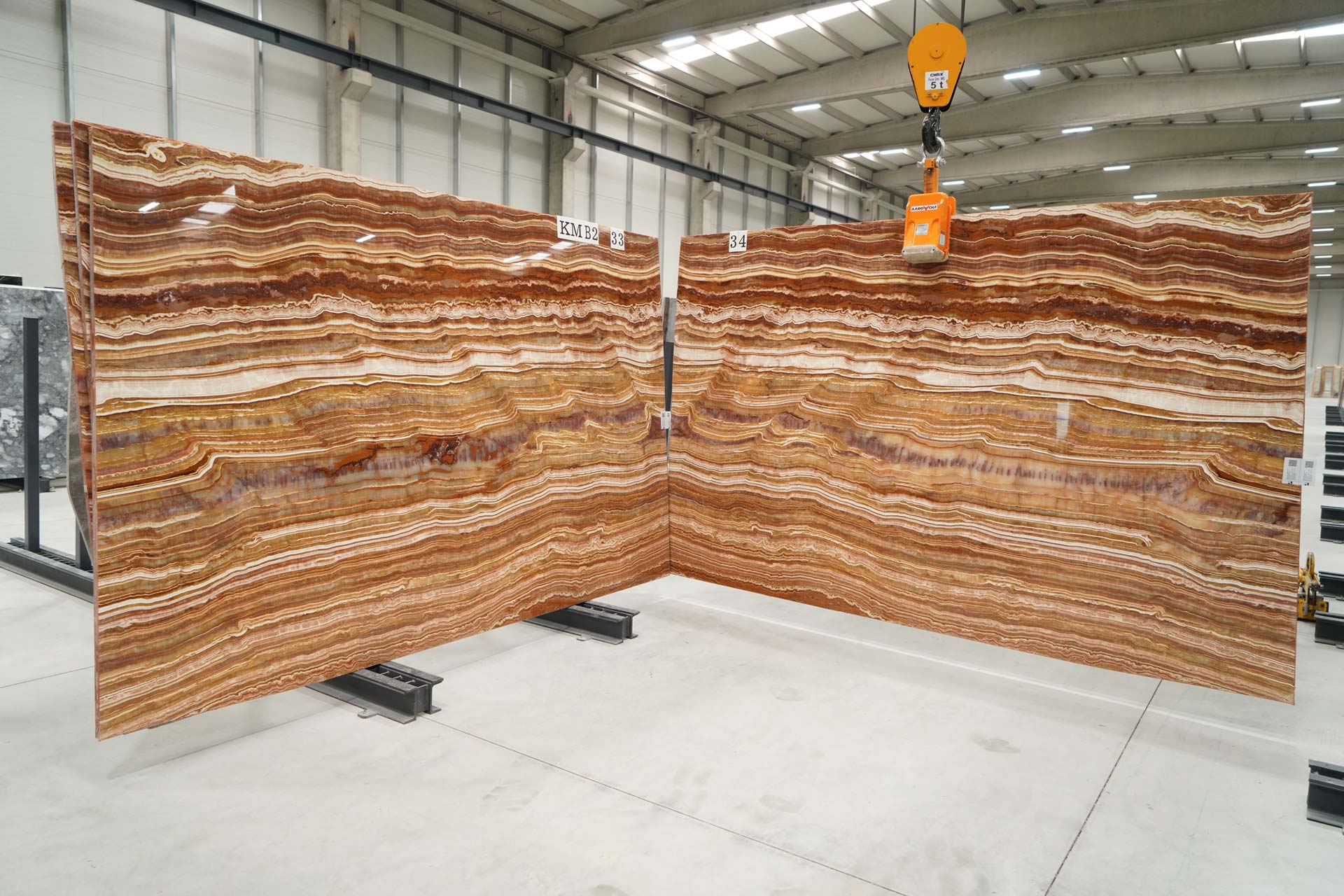 TIGER ONYX KAMER MARBLE